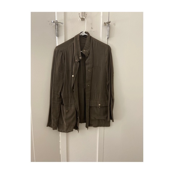 Zara Lightweight Utility Jacket Size M Snap Buttons Roll Up Sleeves Cargo Layer - Picture 2 of 5
